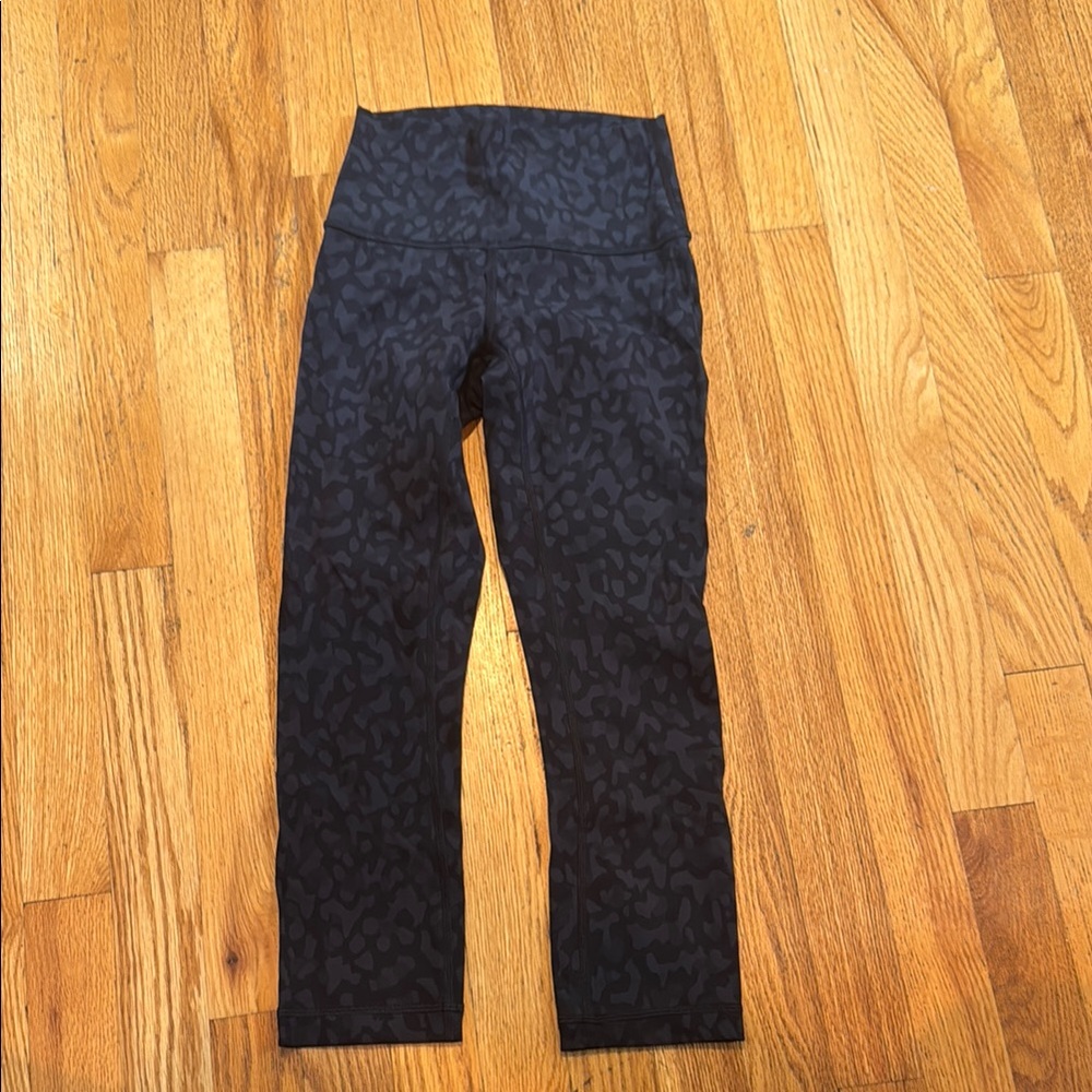 Lululemon Black Women’s Leopard Print Leggings Size 2